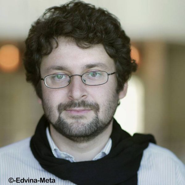 Lo Sconfinamento Che Regola La Storia Sulla Scrittura Di Alessandro Leogrande Pulp Libri